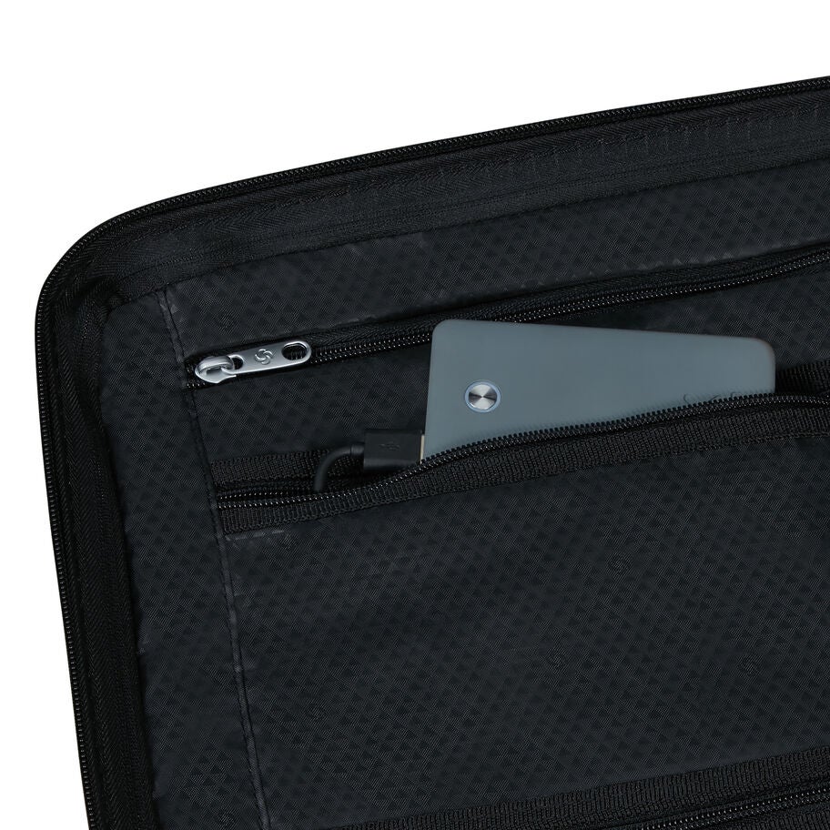 Samsonite Upscape Spinner Carry-On&trade; in the color Climbing Ivy. image number 4